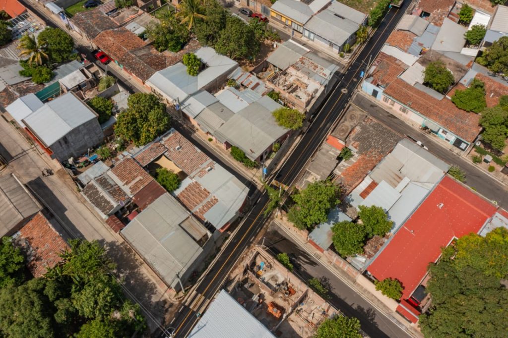 DOM rehabilita más de 30 Kilómetros de calles urbanas y rurales de San Vicente